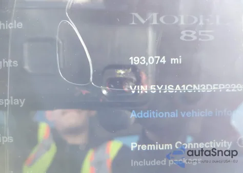 2013 Tesla Model S из США, поврежденный, VIN 5YJSA1CN3DFP22010